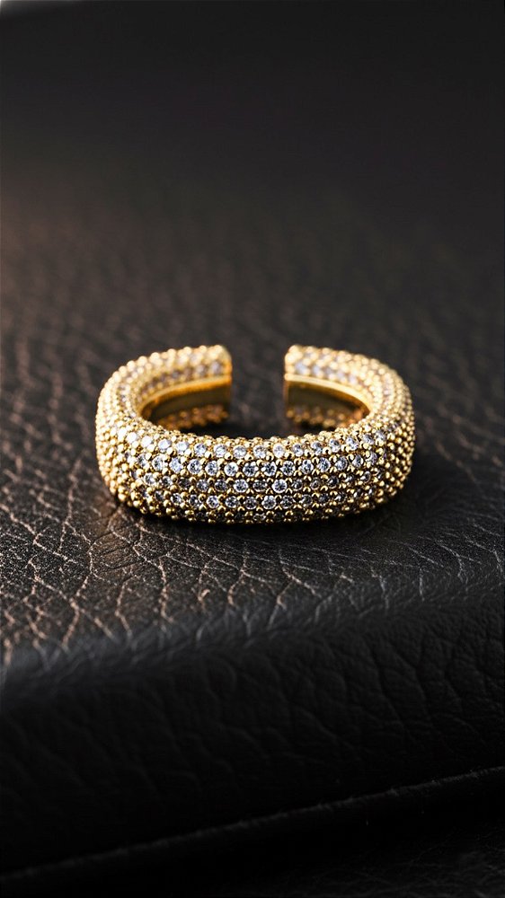 Anel Cravejado Zircônias Dourado Ajustável