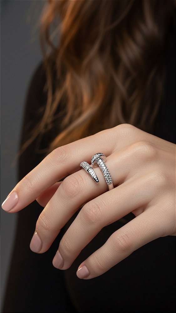 Anel Insp Cartier Prego Cravejado Prata Ajustável