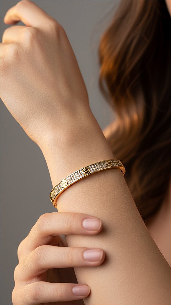 Bracelete Insp Cartier Cravejado Zircônia Dourado