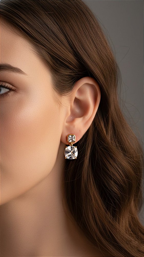Brinco Mini Pendurado Quadrado Zircônia Dourado