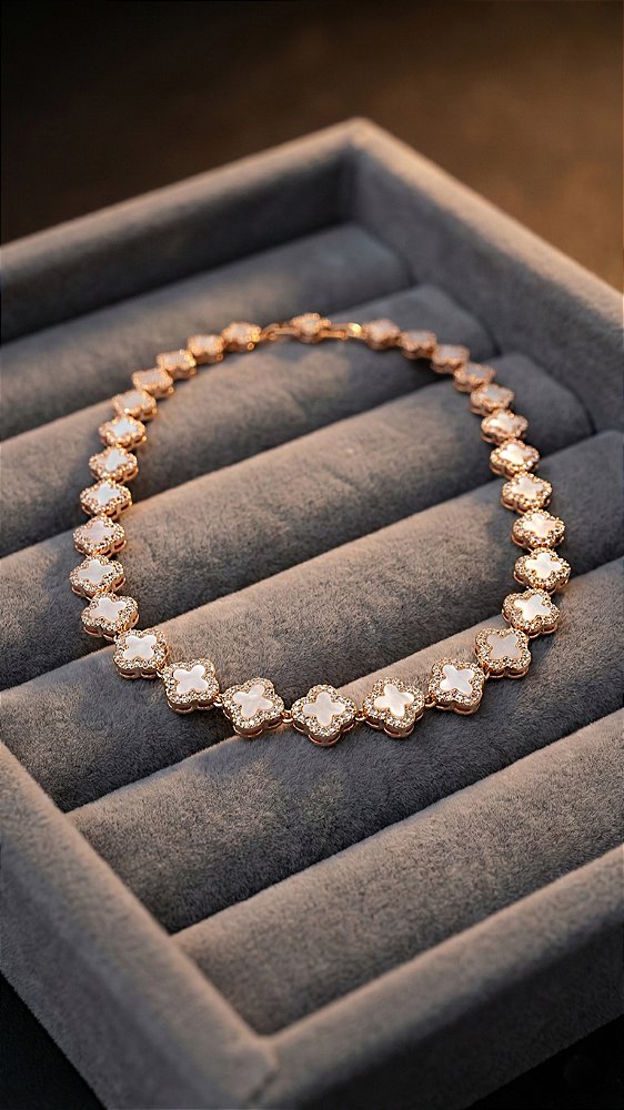 Colar Insp Van Cleef Alhambra Madrepérola Zircônia Dourado
