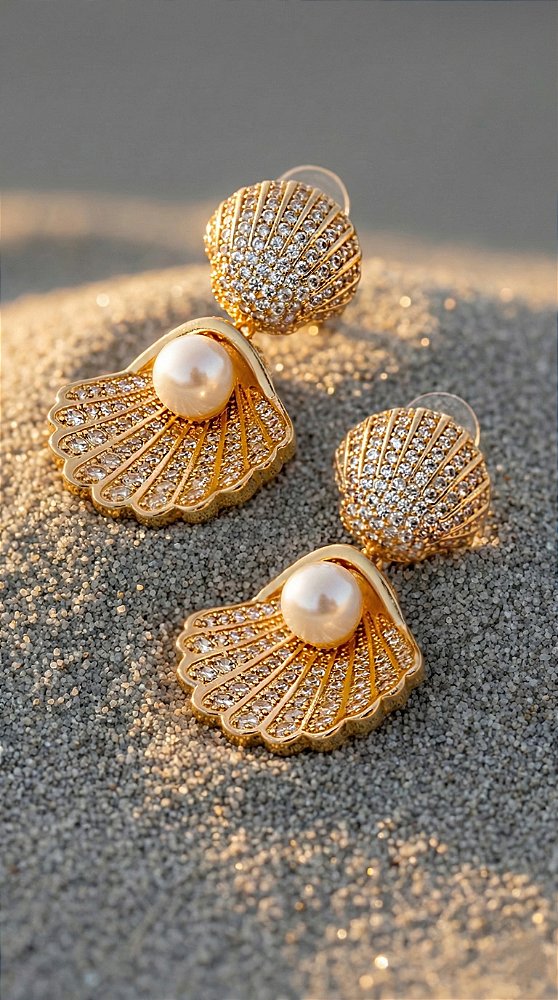 Brinco Concha Cravejado Zircônia Detalhe Pérola Dourado