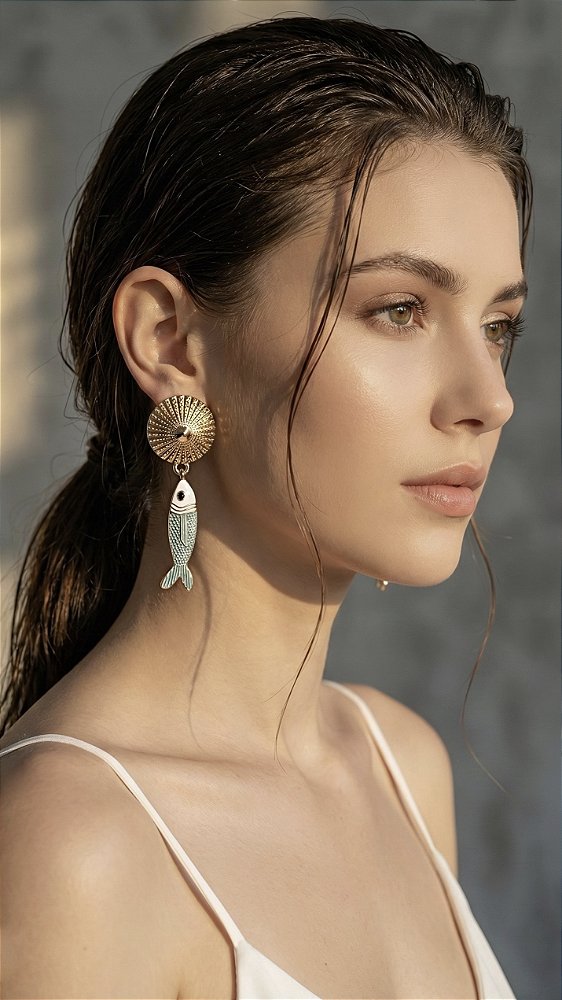 Brinco Sardinha Esmaltado Verde Dourado