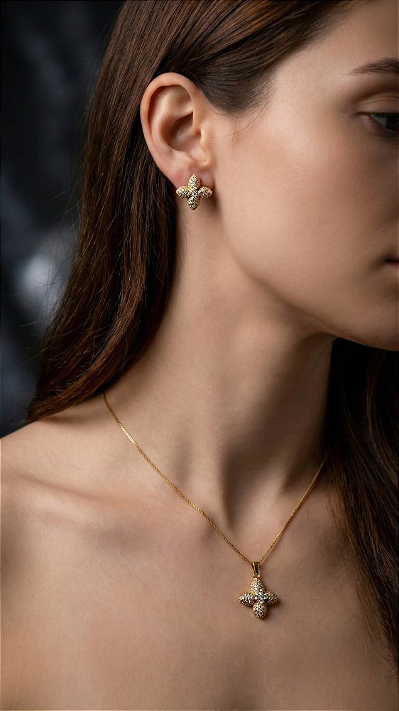 Conjunto Insp Tiffany Trevo Zircônia Cravejado Dourado