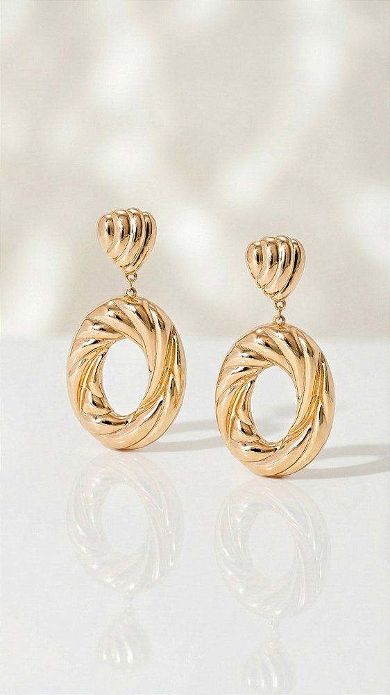 Brinco Maximalista Thássia Nó Dourado