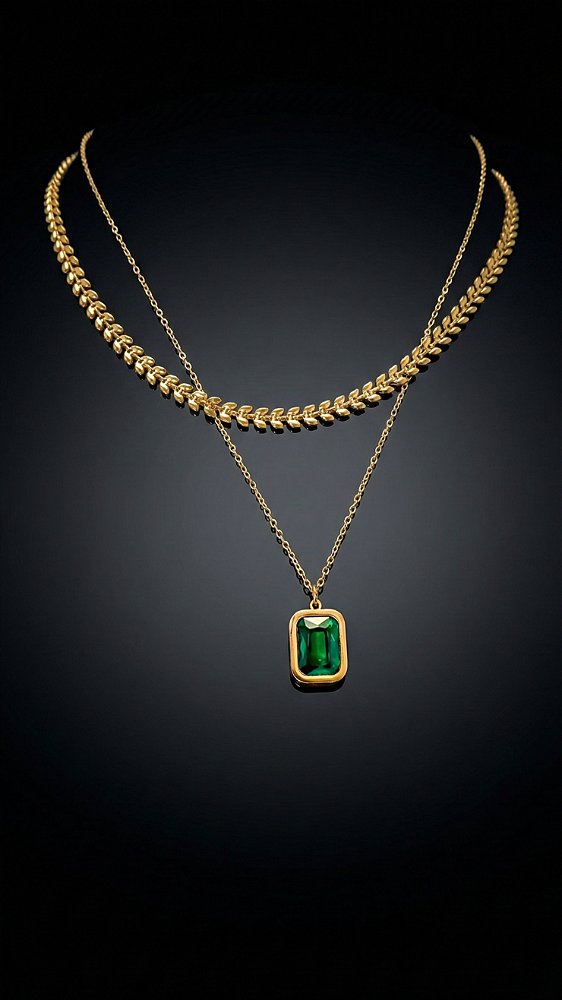 Colar Duplo Chaton Esmeralda Aço Dourado