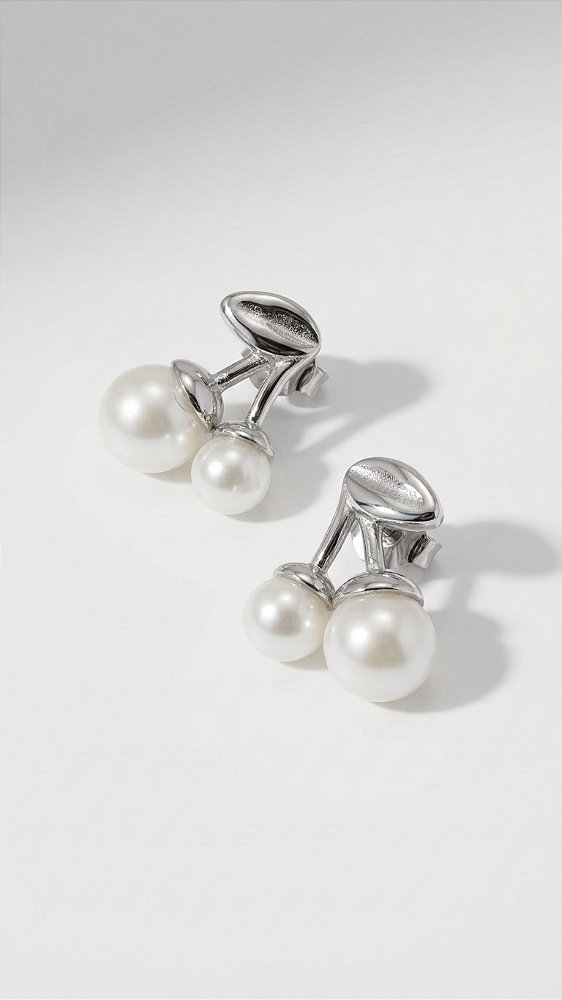 Brinco Mini Cerejinha Pérola Aço Prata