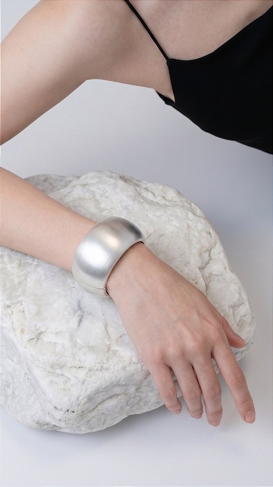 Bracelete Redondo Máxi Metal Escovado Prata