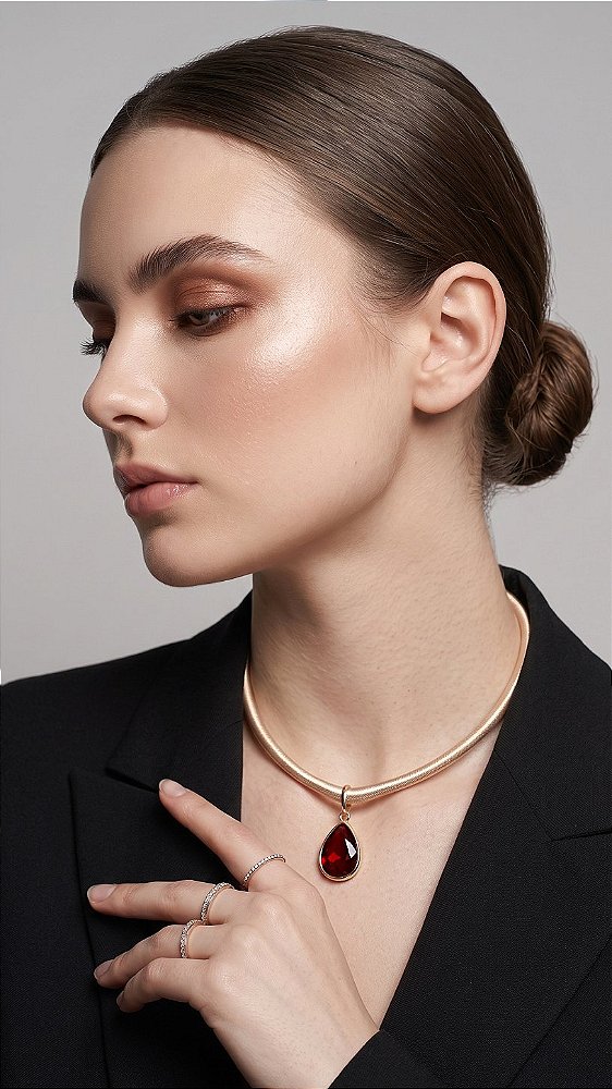 Colar Cordão Encerado Bege Pingente Gota Cristal Vermelho Banho Ouro 18K