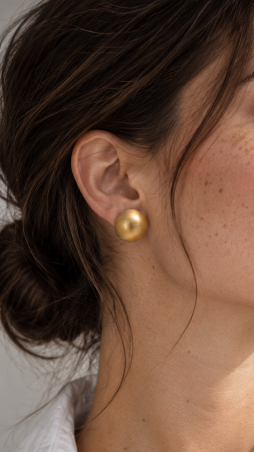 Brinco Esfera Escovado Banho Ouro 18K Aço