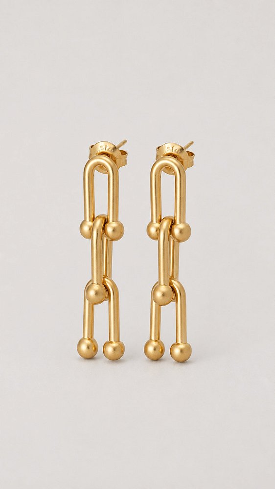 Brinco Elos Pendurados Escovado Banho Ouro 18K Aço
