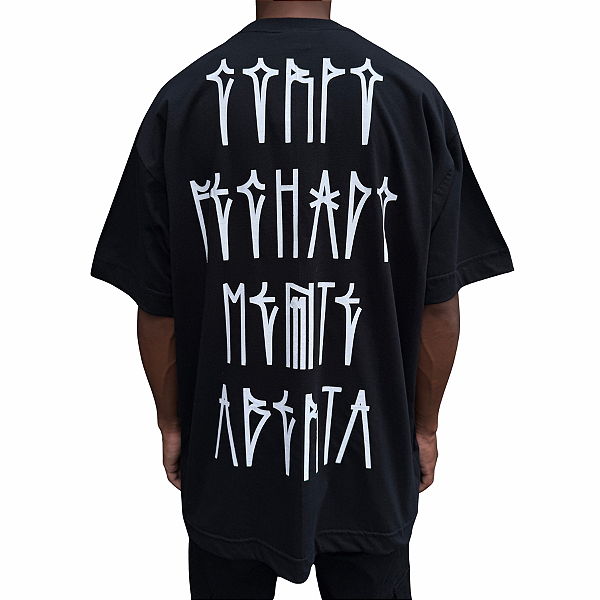 Camiseta Oversized Chronic x Thaíde Corpo Fechado Preto