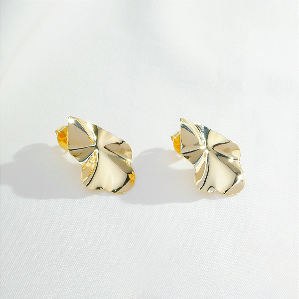 Brinco Folha Trabalhado no Dourado/Folheado
