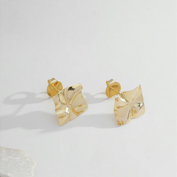 Brinco Losango Martelado no Dourado/Folheado