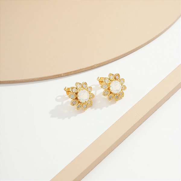 Brinco Flor com Pedra Pedras White Opal