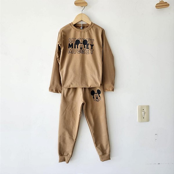 Conjunto Mickey Marrom