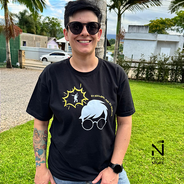 Eu reclamo, mas eu resolvo! - Camiseta coleção Nerd Navarrina