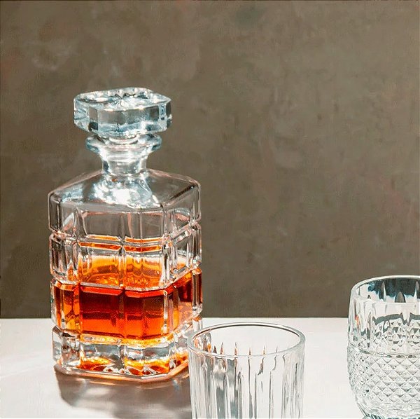 Garrafa para Whisky de Cristal Brooklyn 850ml - Wolff