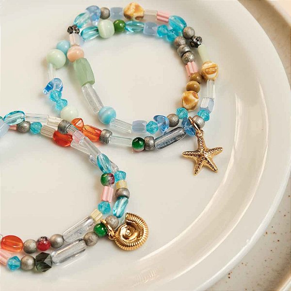 Colar Jeri com pedras naturais e resinadas multicoloridas