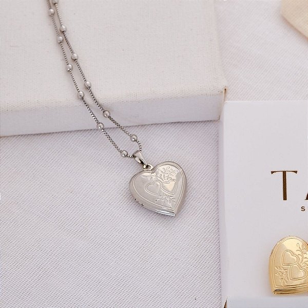 Colar Relicário Coração Banhado à Ródio