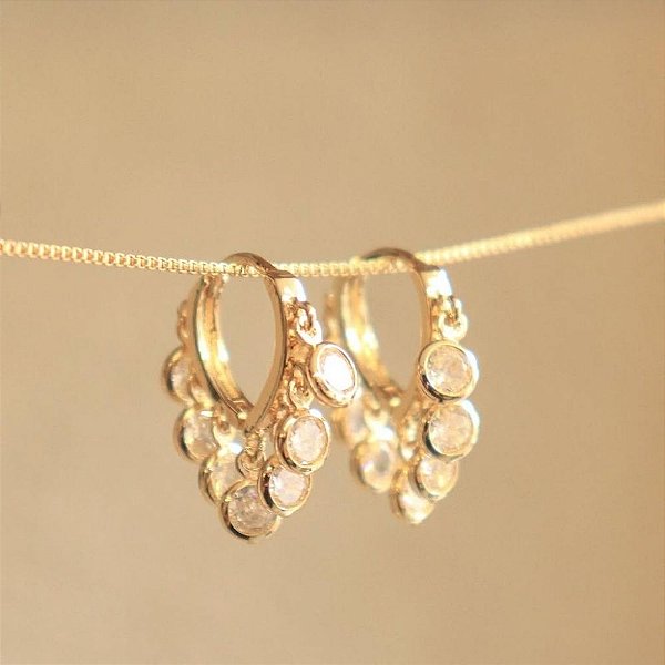 Argola Ponto de Luz em banho de ouro 18k