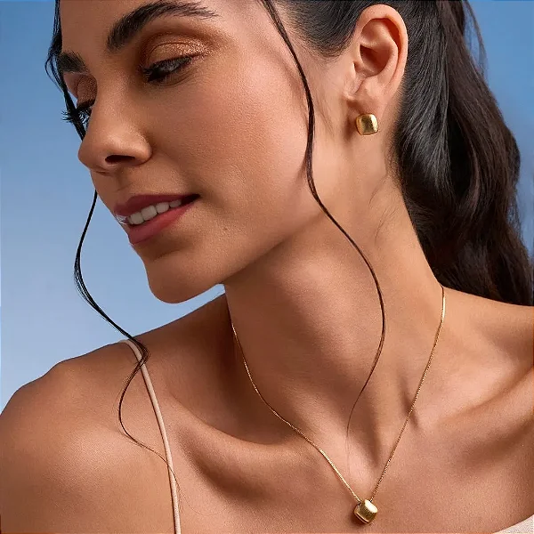 Conjunto Pingente Quadrado em Banho de Ouro Acetinado