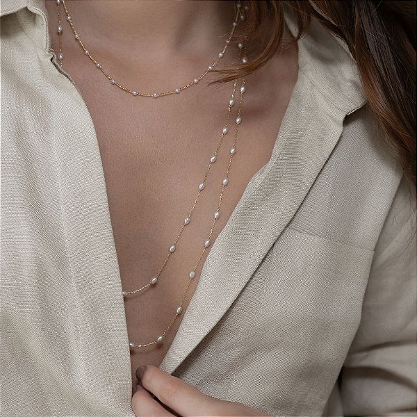 Colar Lumi Longo com Pérolas e Banho de Ouro 18k