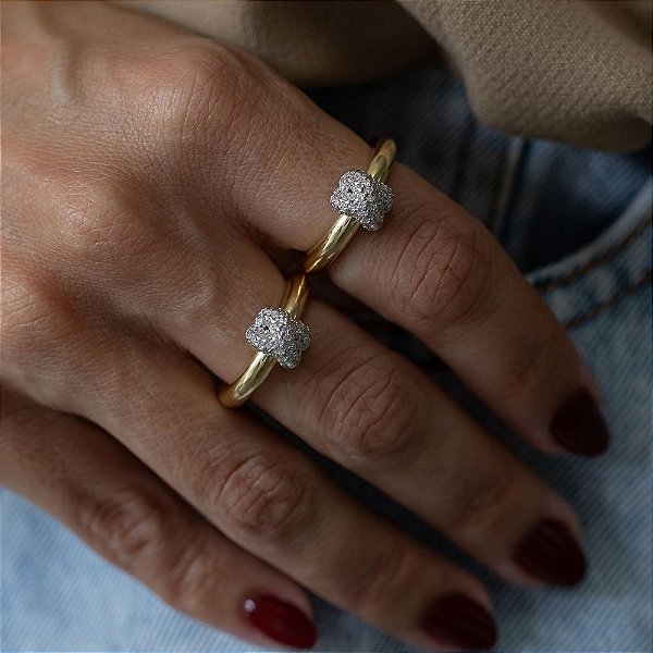 Anel Nó – Micro cravejado e Banhado à ouro 18k