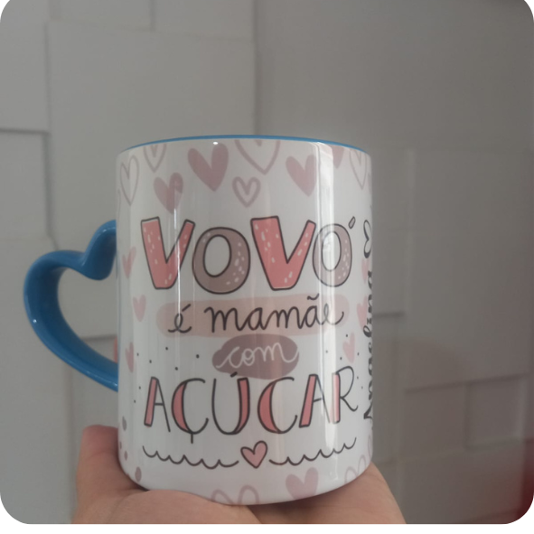 CANECA ALÇA CORAÇÃO PERSONALIZADA