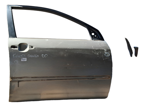 Porta Dianteira Direita Toyota Corolla 2003 A 2007 Detalhe Direito Cinza