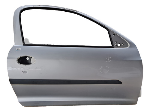 Porta Dianteira Direita Gm Celta 2010 2001 A 2012 Detalhe Direito Prata