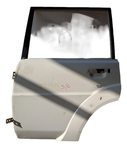 Porta Traseira Esquerda Pajero Tr4 2010 A 2015  Detalhe Esquerdo Branco