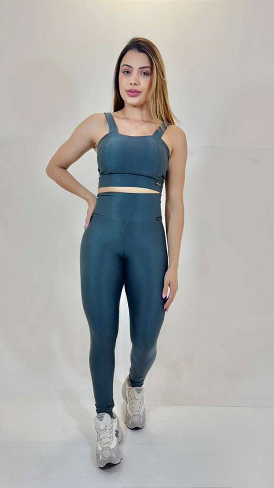 Conjunto Linha Luminous – Grafite -Top alça larga + legging cós alto, tecido com tecnologia, estilo e performance