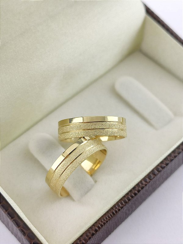 ALIANÇAS RETA DIAMANTADA EM OURO 18K