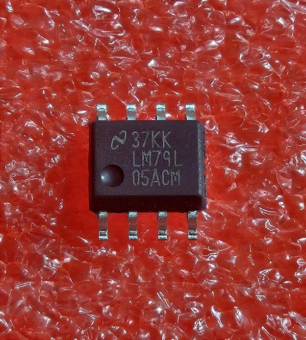 Regulador de tensão LM79L05ACM LM79L05 79L05