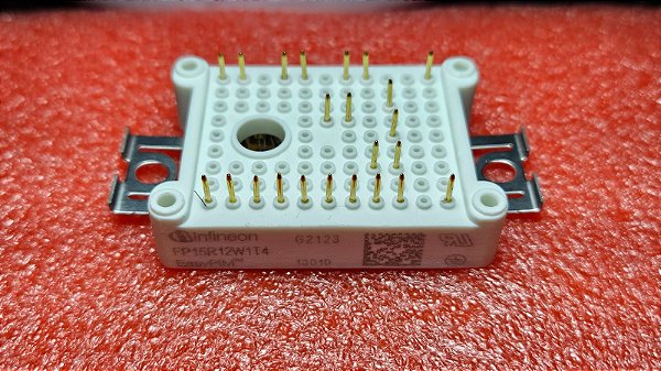 Módulo IGBT FP15R12W1T4