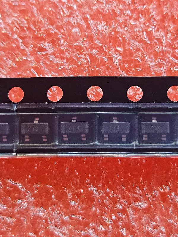 Transistor FMMT718TA  718