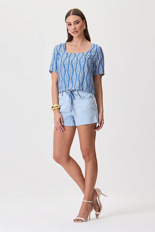 Shorts Jeans Comfort Com Cinto Flor de Lis F93253