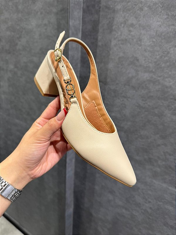 Scarpin Slingback Bico Fino com Salto Bloco Vizzano 1220385