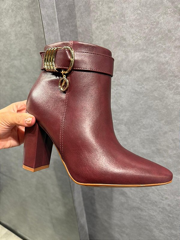 Bota Feminina Vizzano Cano Curto Salto Bloco Médio Bico Fino 3105105