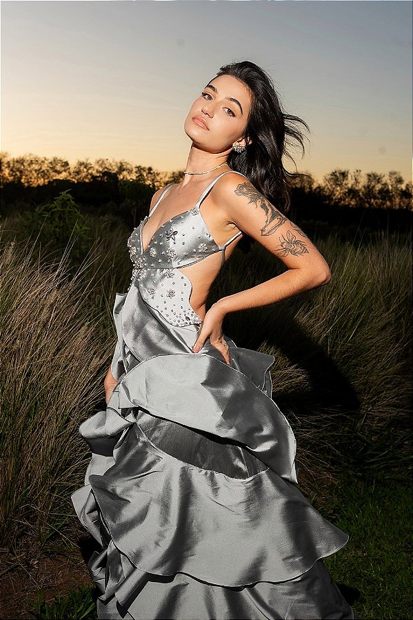 VESTIDO BORBOLETA PÉTALAS