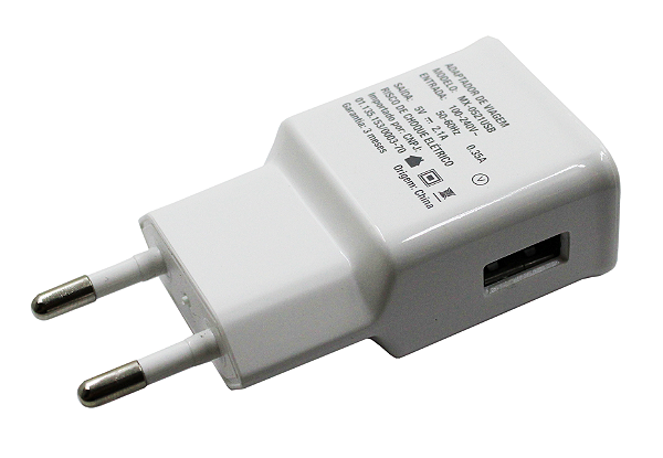 Adaptador de Tomada USB MXT Universal 5V 2.1A
