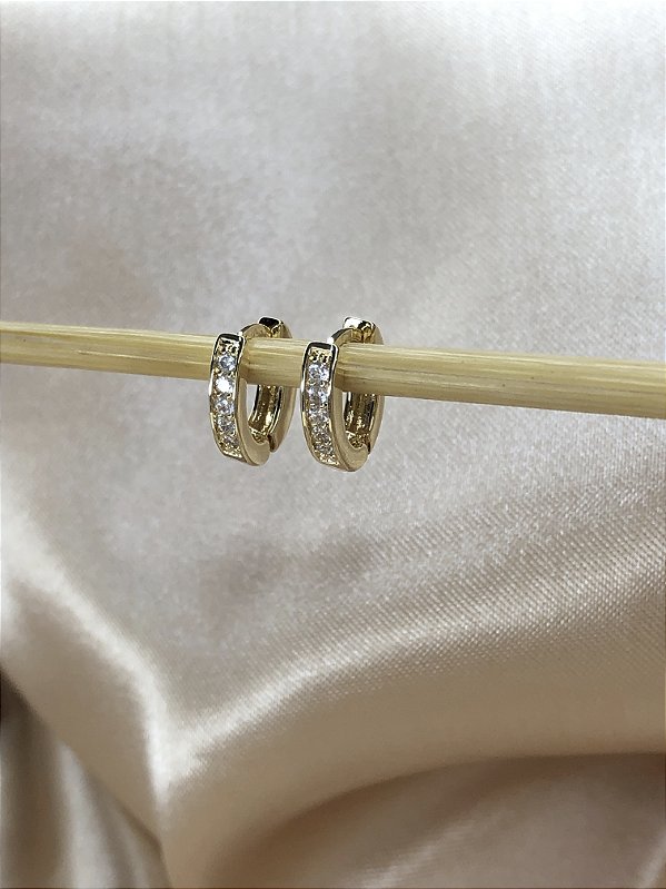 Argola Oval P com Micro Zircônias Cristal