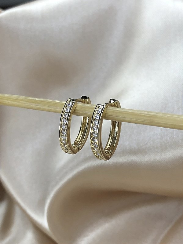 Argola Oval G com Micro Zircônias Cristal