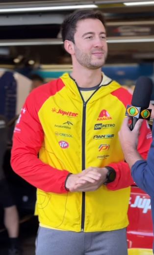 Jaqueta corta vento Gabriel Casagrande - modelo unissex