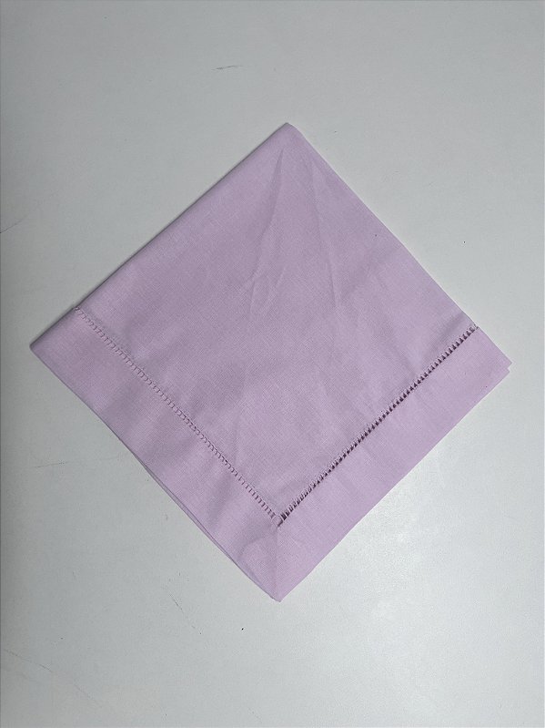Guardanapo rosa bebê com ponto ajour feito a mão