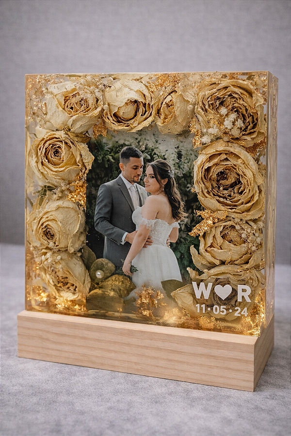 ETERNIZAÇÃO DE BUQUE COM BASE DE LED 20*15*6