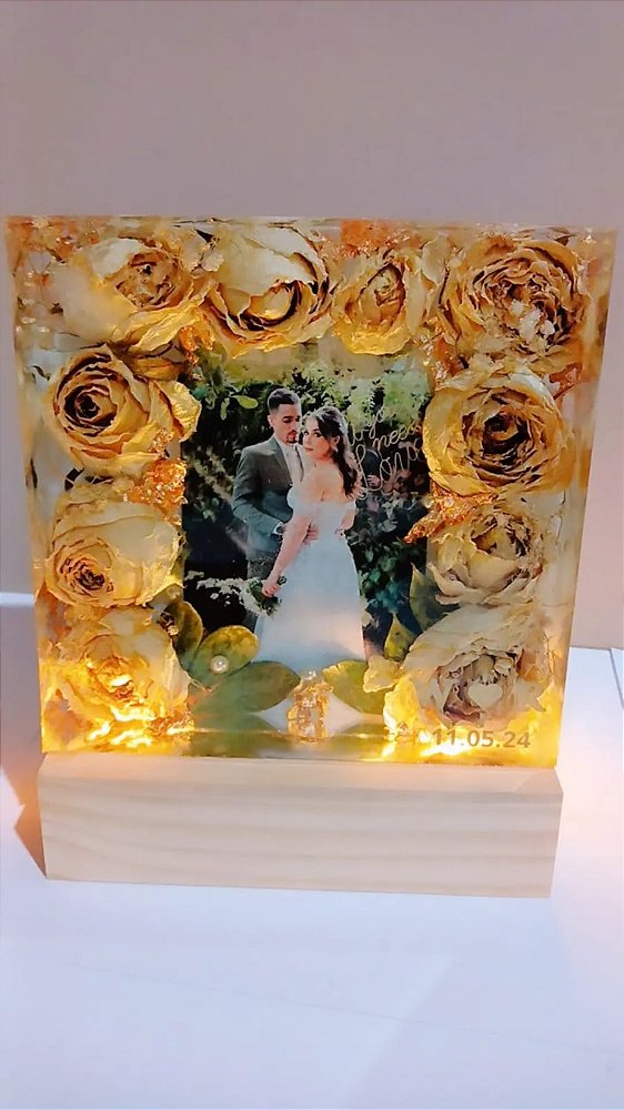 ETERNIZAÇÃO DE BUQUE COM LED