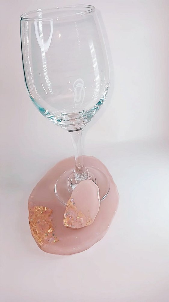 PORTA COPOS COM MARCADOR DE TAÇA RESINA