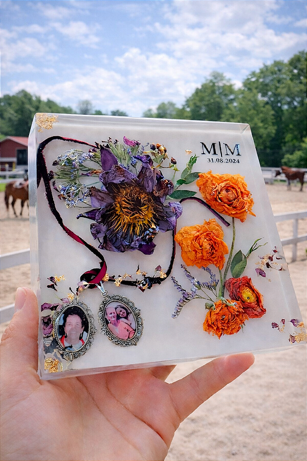 ETERNIZAÇÃO BUQUE QUADRADO 15*15*4,5CM.